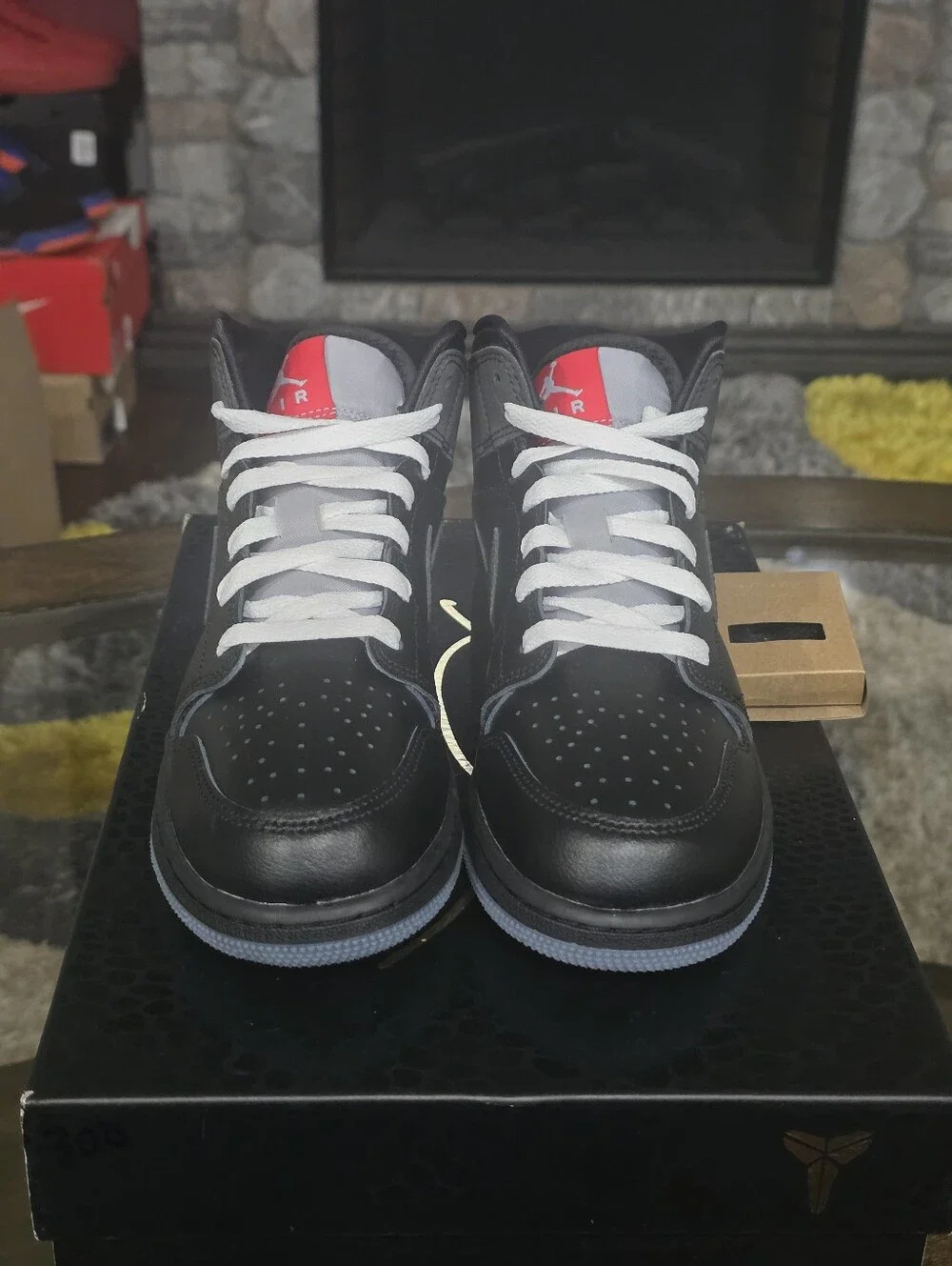 Nike Air Jordan 1 Mid SE Black Metallic Reimagined GS